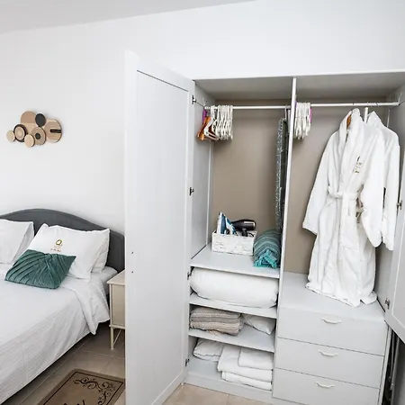 Quattro Beachfront Sea View Ap 34 * Larnaca