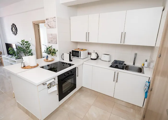 Quattro Beachfront Sea View Ap 34 *