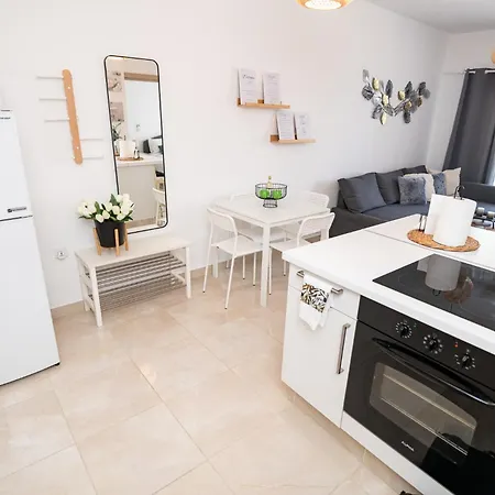 Апартаменты Quattro Beachfront Sea View Ap 34 Ларнака